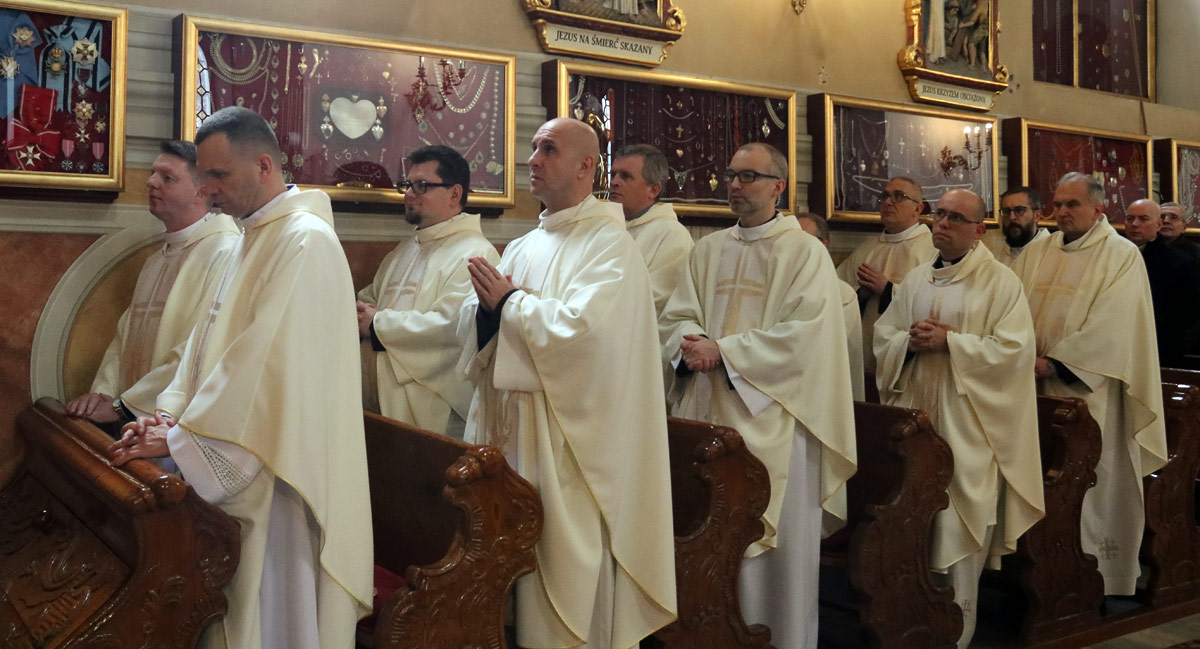 Przełożeni seminariów duchownych modlili się u św. Józefa